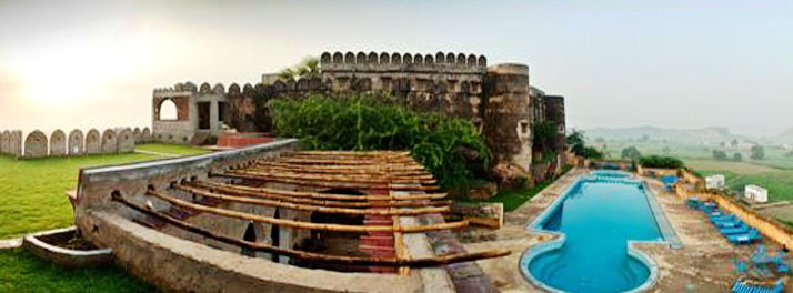 The Hill Fort-Kesroli - Alwar 01.jpg